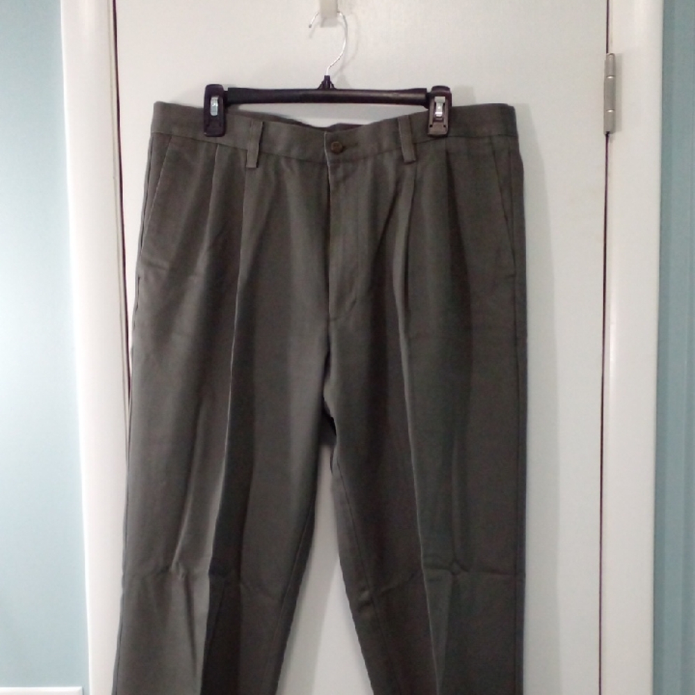 Dockers Men's Olive/Gray Chinos 36x34